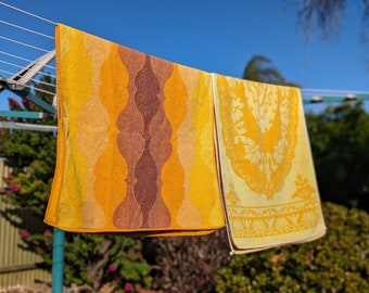 Serviettes de bain dépareillées marron et orange vintage des années 70