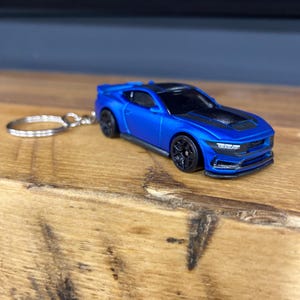 Ford mustang Dark Horse Auto Schlüsselbund Replik Spielzeugauto mit personalisierter Geschenkbox