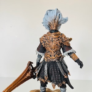 Handgemaakt standbeeld van een naamloos koning - figuur Dark Souls