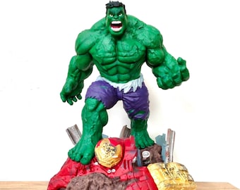 Handgefertigte Avengers Hulk Statue: Smash Diorama Figur