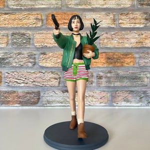 Mathilda Leon Figure 25 cm