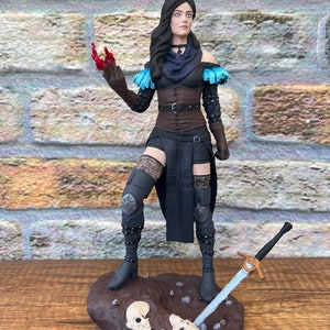 Yennefer of Vengerberg figurine - Inspire Uplift