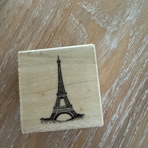Nouveau tampon en caoutchouc pour la tour ifel de Paris