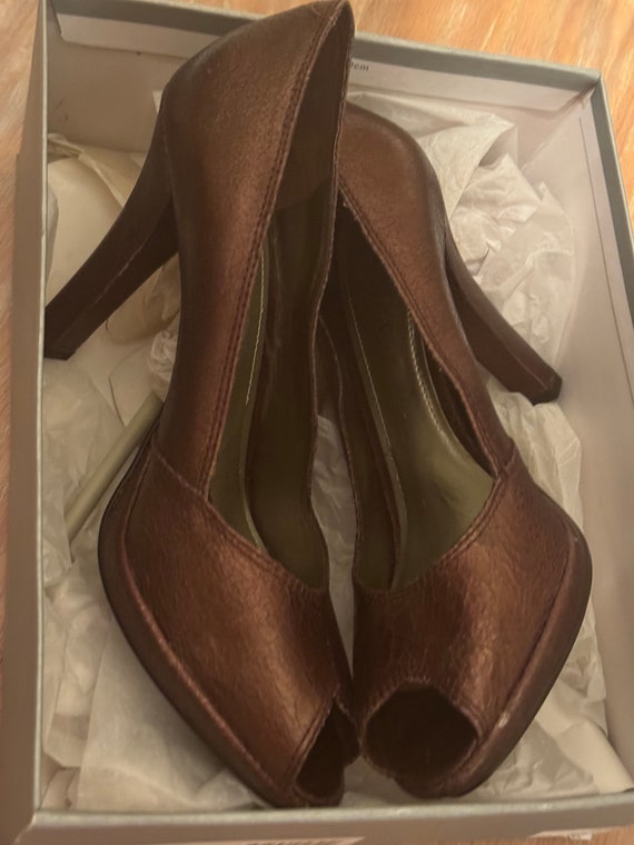 Zapatos de tacón West en color marrón cobre España