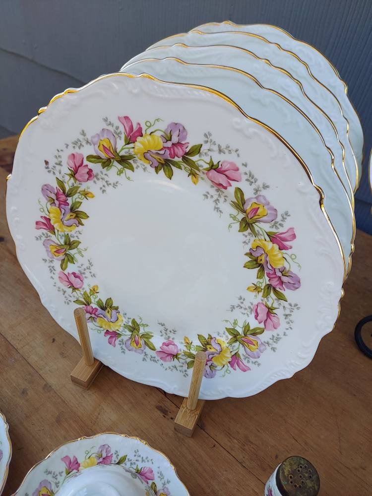 32pc/ Vintage England Dinnerware/ Heirloom Dishes/ Teacup/ Etsy