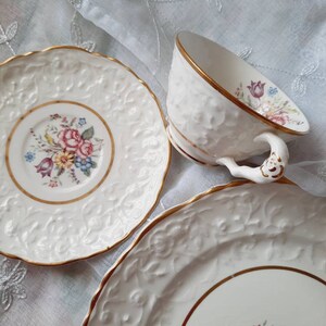Vintage/ Tea Cups/ tea sets/ Victorian Dinnerware/ Warranted Coin Gold/ 1940/ Pope Gosser/ Rose/ Point/ USA/ Plate/Coffee/ Flower/ Garden