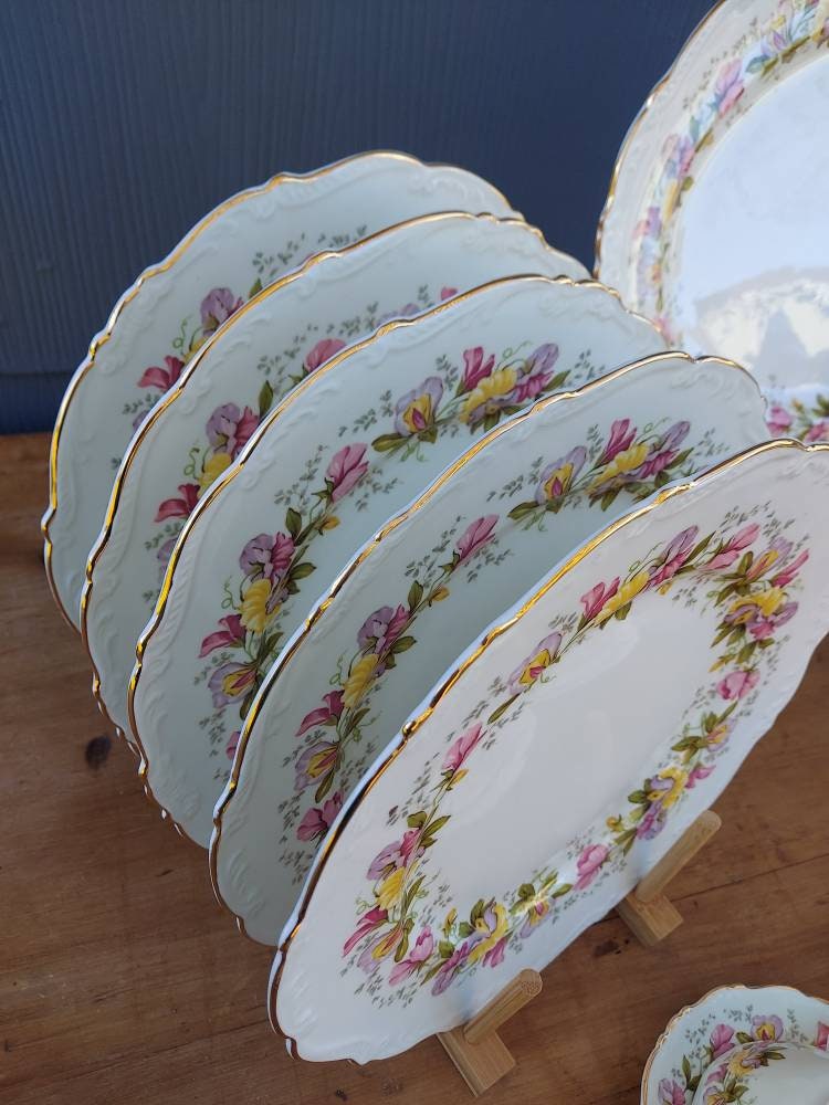 32pc/ Vintage England Dinnerware/ Heirloom Dishes/ Teacup/ Etsy