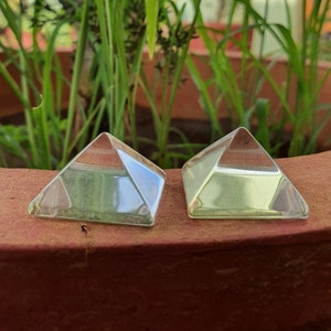 Crystal pyramid , crystals , healing gemstones , crystal healing pyramid , quartz pyramid