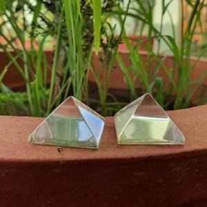 Crystal pyramid , crystals , healing gemstones , crystal healing pyramid , quartz pyramid