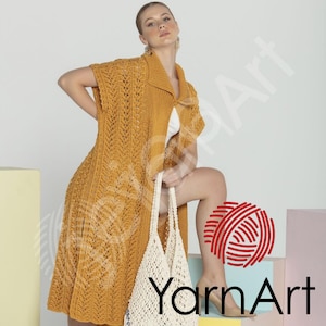 Puede incluir: Un c&aacute;rdigan largo de crochet amarillo mostaza con cuello y mangas cortas. El c&aacute;rdigan est&aacute; hecho con un patr&oacute;n de punto de encaje. La modelo lleva el c&aacute;rdigan con un top blanco sin mangas y un bolso de crochet blanco.