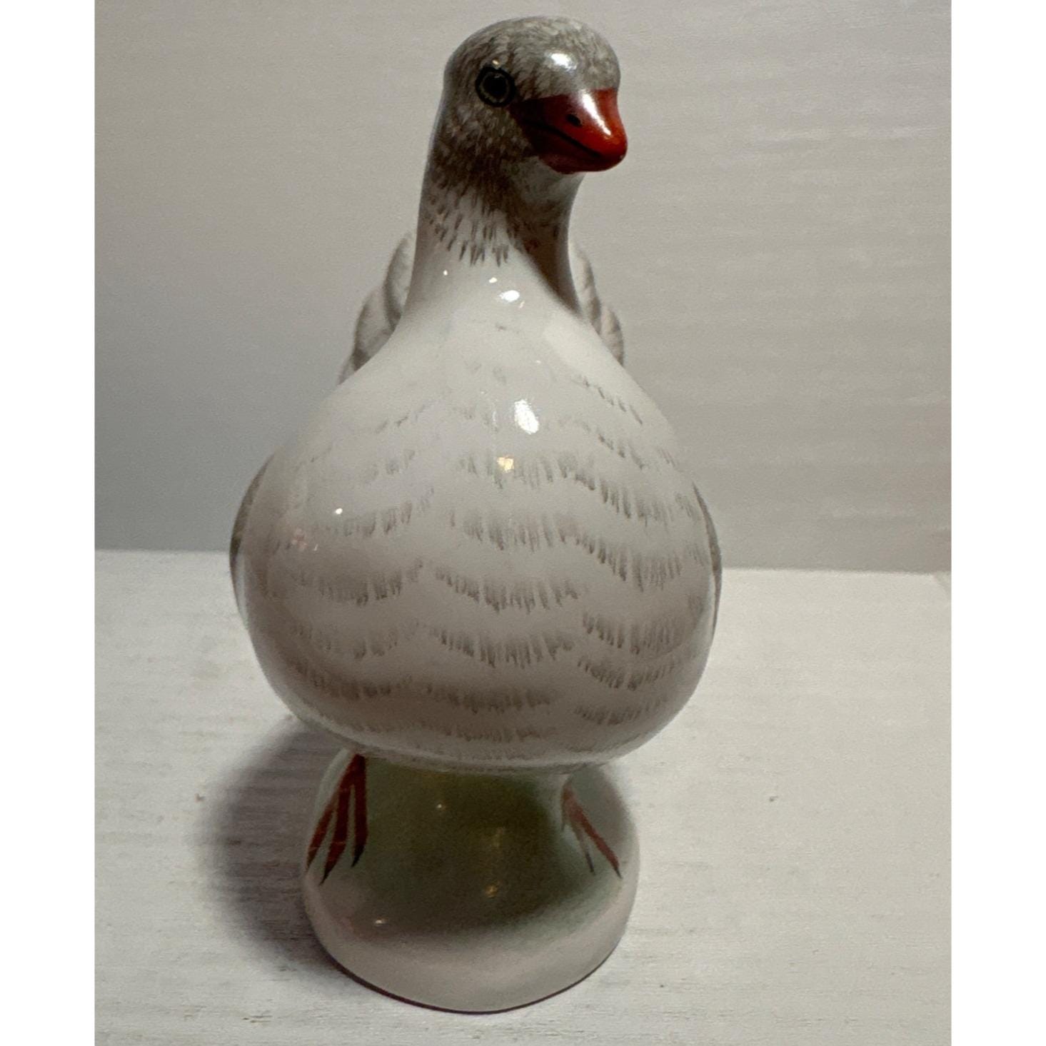 磁器製 グレーホワイト 鳥 鳩 ピジョン 置物 4インチ 手描き