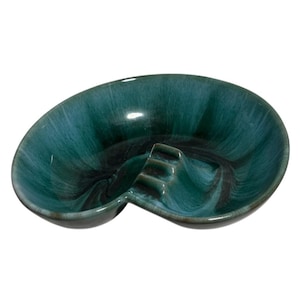 Blue Mountain Pottery Ashtray Kidney Shaped Green Drip Glaze 7&quot; MCM Canada