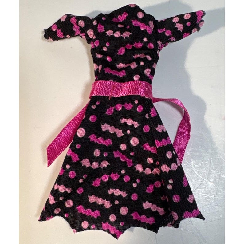 Monster High Robe Monster High Dressing Gown Robe and Ribbon Belt for Draculaura Powder ...