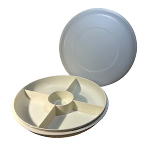 Bandeja de servir Tupperware con tapa y compartimentos, modelo 1708-5, color marfil y plástico transparente, 25,4 cm (10").