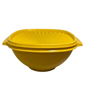 Vtg Tupperware Servalier Square Bowl with Lid Harvest Gold Bowl 836-7 Lid 837-5