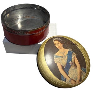 Queen Elizabeth II Tin Round Cookie Biscuit Container Lid Red Base 8"