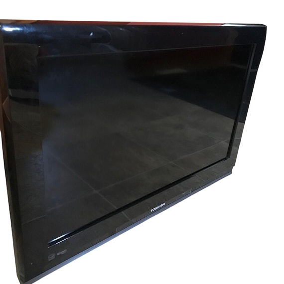 Toshiba 26” TV- Model 26AV52RZ (2009) Dolby Digital WITH Wall