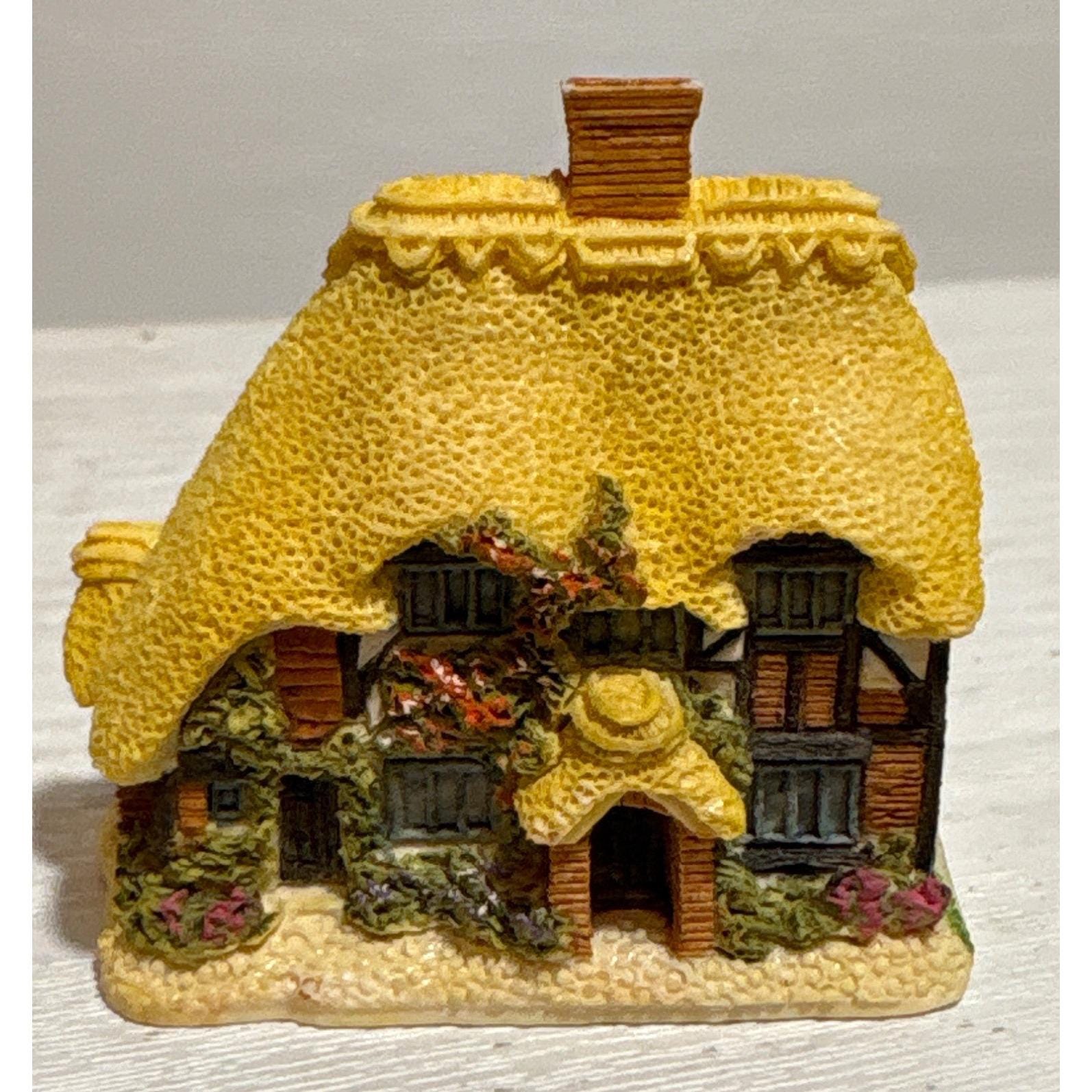 Lilliput Lane Dream Cottage Honeysuckle Miniature Collectible 1 3