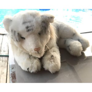 Tigre de peluche blanco de Cachemira raro de Siegfried & Roy Mirage Vegas grande de 27 pulgadas de aspecto realista