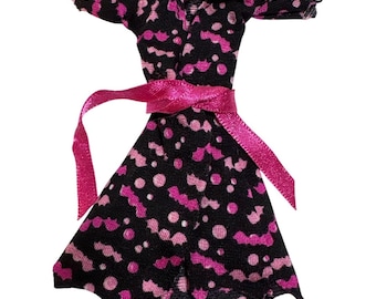 Monster High Dressing Gown Robe and Ribbon Belt for Draculaura Powder Room