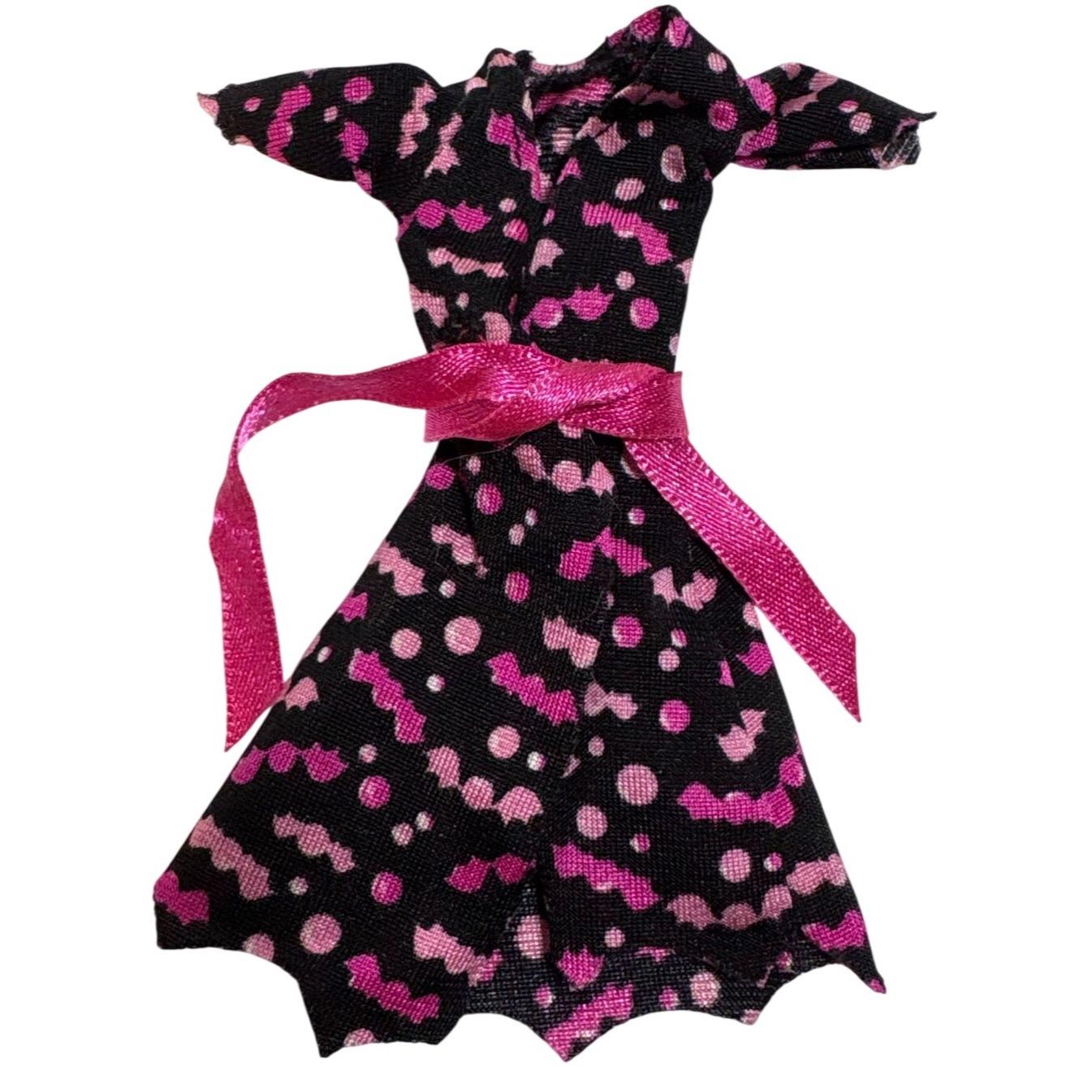 Monster High Robe Monster High Dressing Gown Robe and Ribbon Belt for Draculaura Powder ...