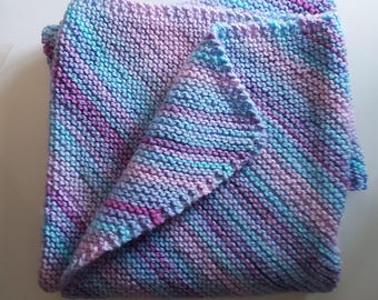 Handgestrickte Babydecke – Regenbogen kraus rechts | weiches Neugeborenen Geschenk | Geschlechtsneutral | Babypartygeschenk | Kuschelig & Waschbar