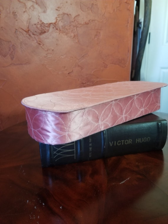 Fabulous 1960s Pink Quilted Satin Glove Box - image 4