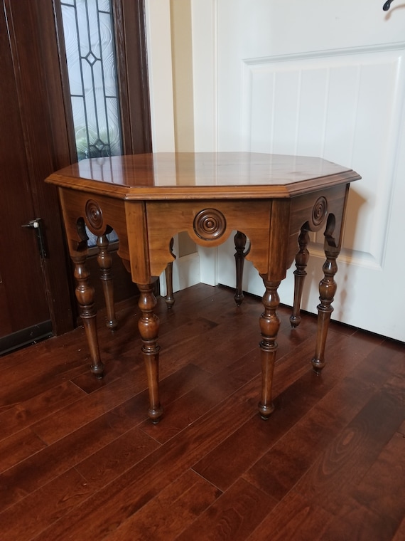 Spectacular 8-legged, Walnut Vintage Coffee or End Table - Etsy