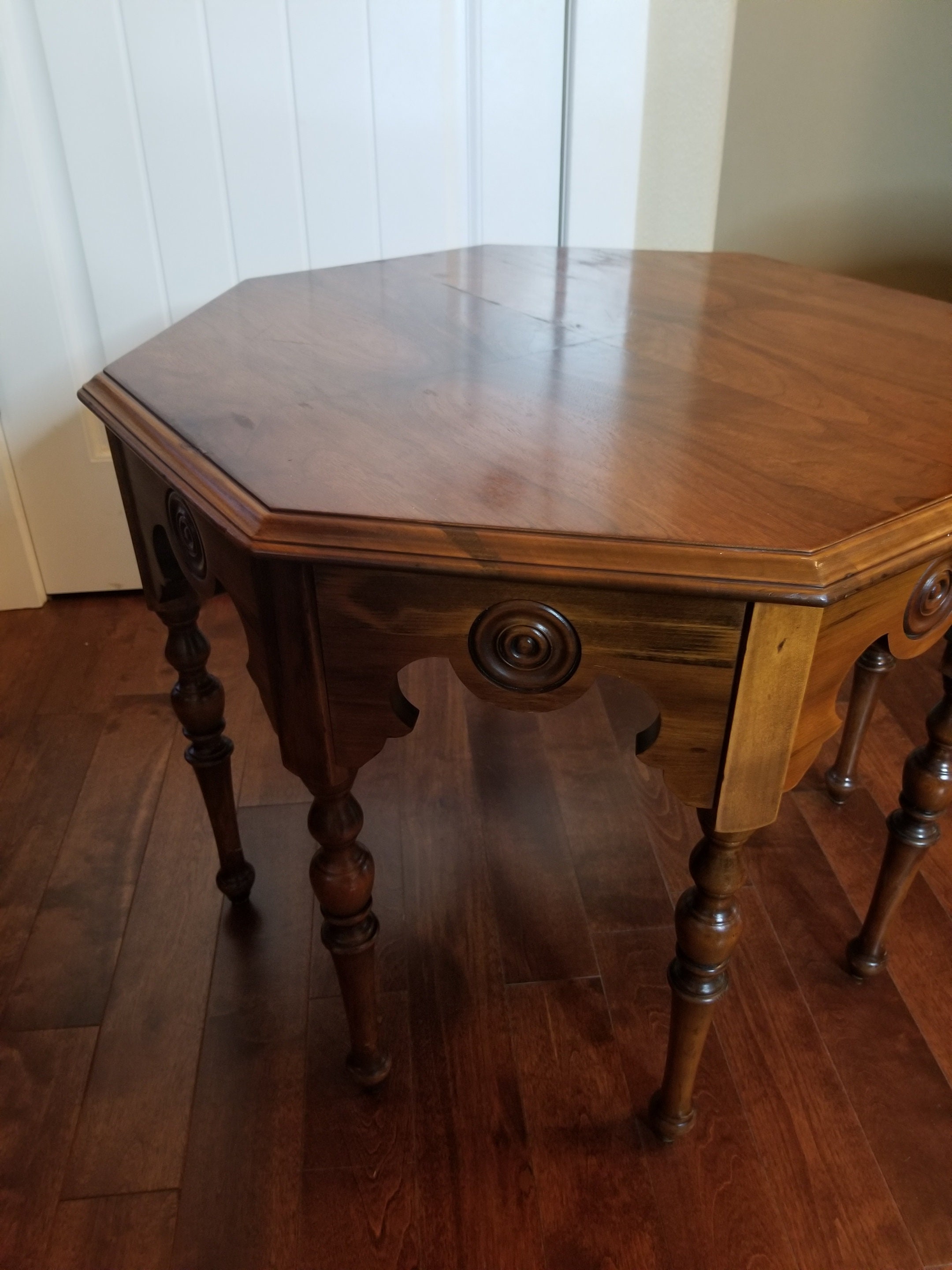 Spectacular 8-legged, Walnut Vintage Coffee or End Table - Etsy
