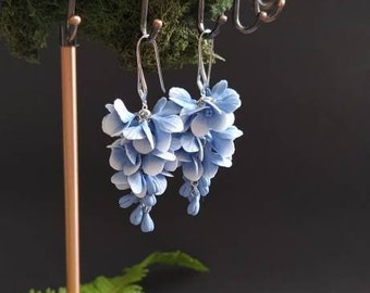 Boucles d'oreilles bleu ciel, boucles d'oreilles hortensia, boucles d'oreilles tendance, bijoux floraux, boucles d'oreilles pendantes