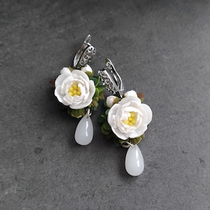Pfingstrose Ohrringe, Weiße Blume Schmuck, Hochzeit Ohrringe, Blumenschmuck, Baumeln Ohrringe, Pfingstrosen Schmuck