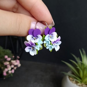 Pansy earrings, Purple blue pansy, Flower earrings, Floral jewelry, Viola earrings, Woodland jewelry, Jewelry gift for her, Clay jewelry
