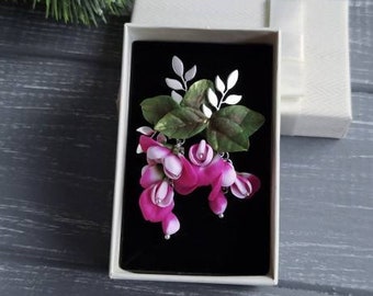 Flower brooch Perfect gift Wisteria brooch Gift for mom Green brooch Floral jewelry Grandmother gift Stylish brooch Pink flower brooch