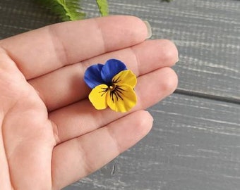 Pansy brooch, Blue yellow brooch, Flower brooch, Ukrainian gift, Small accessory, Floral jewelry, Patriotic jewelry