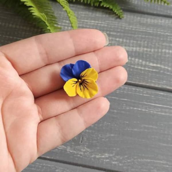 Pansy brooch, Blue yellow brooch, Flower brooch, Ukrainian gift, Small accessory, Floral jewelry, Patriotic jewelry