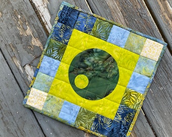 Mini Quilt - Table Topper - Modern Mini Wall Quilt - Original Design - Machine Quilted - 12.5" square