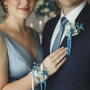 Ensemble de corsage boutonnière fleurs séchées bleu et blanc : mariage, bal de promo