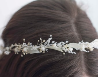 Crown of white preserved flowers, Wreath of white dried flowers, child crown, child white flowers crown.