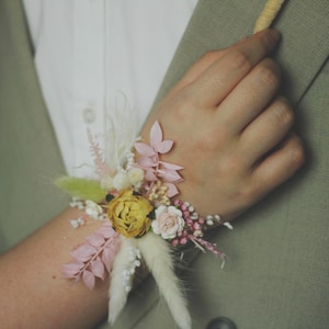 Blush & Ivory Wedding Corsage, Bridesmaid Wrist Corsage, Dried and Preserved Flowers, Elegant Floral Wristband, Rustic Wedding