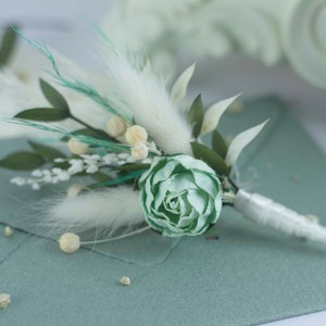 BOUTONNIERE VERDE MENTA per lo sposo, Boutonniere da sposa verde acqua, eucalipto e fiori secchi, fiori di carta alla menta