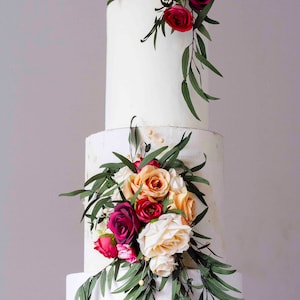 Décoration florale pour gâteau de mariage en or rose : décoration de fleurs d'automne