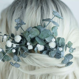 Handgemachter Eukalyptus Haarkamm für die Braut: Weiße Blumen & Perlen