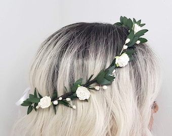 Simple flower crown, eucalyptus crown and white flowers, communion crown, flower girl crown in white tones.