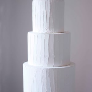 CUSTOM FAKE WEDDING Cake, 3-Tier White Faux Cake, Made-to-Order Wedding Spatula Cake, Personalized Cake Design, Repair Kit included