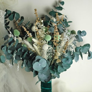 Boho Dried Flower Bridal Bouquet in Green and Ivory – Preserved Eucalyptus Wedding Bouquet – Handmade Rustic Bridal Flowers