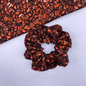 Coffee Bean Scrunchie / café scrunchie, regalos para amantes de la comida, regalo de café, regalo para amantes del café, regalos de comida, impulsado por café, granos de café