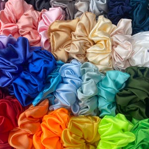 Scrunchies En Satin Rose Bébé Fait Main - Élastique Doux - Fabriqué Au Royaume-Uni