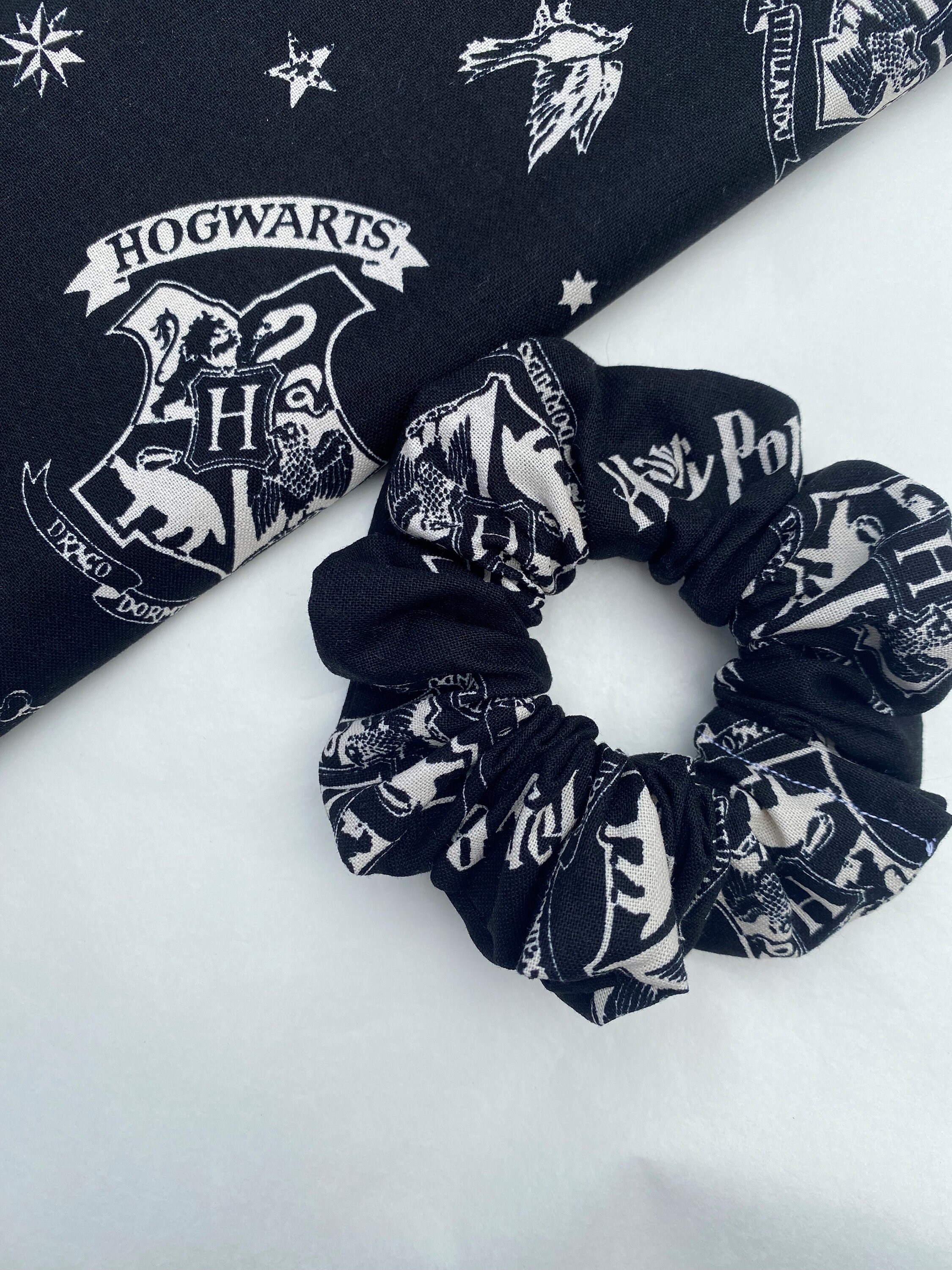 Harry Potter Scrunchies Harry Potter, Wizard Scrunchies, Hp Scrunchies, Harry  Potter Gifts, Gifts for Girls, Hair Tie, Gift Idea 