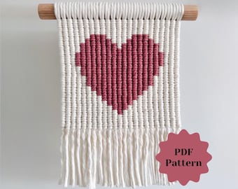 PATTERN: Heart Macrame Wall Hanging Tutorial