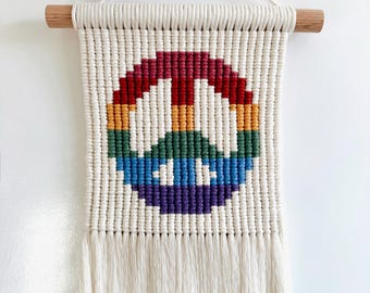 PATTERN: Peace Sign Macrame Wall Hanging Tutorial